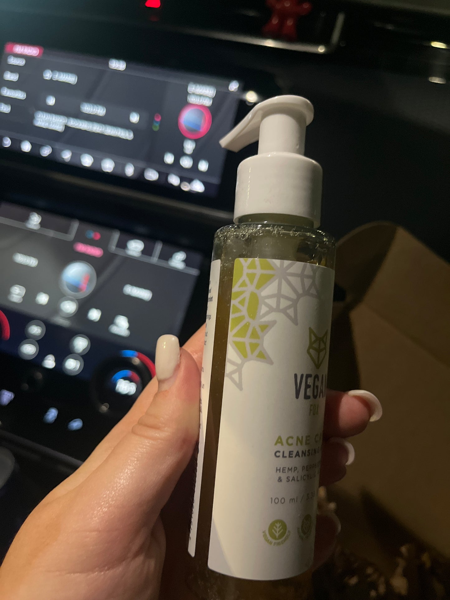 Veido valymo gelis nuo spuogų, 100 ml (Vegan Fox)